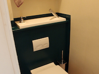 Wand WC mit integriertem WiCi Bati Handwaschbecken - Herr M (Frankreich - 49)